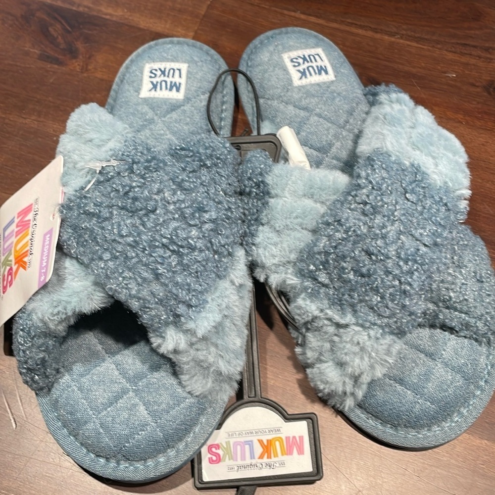 Muk Luks Slippers *NWT